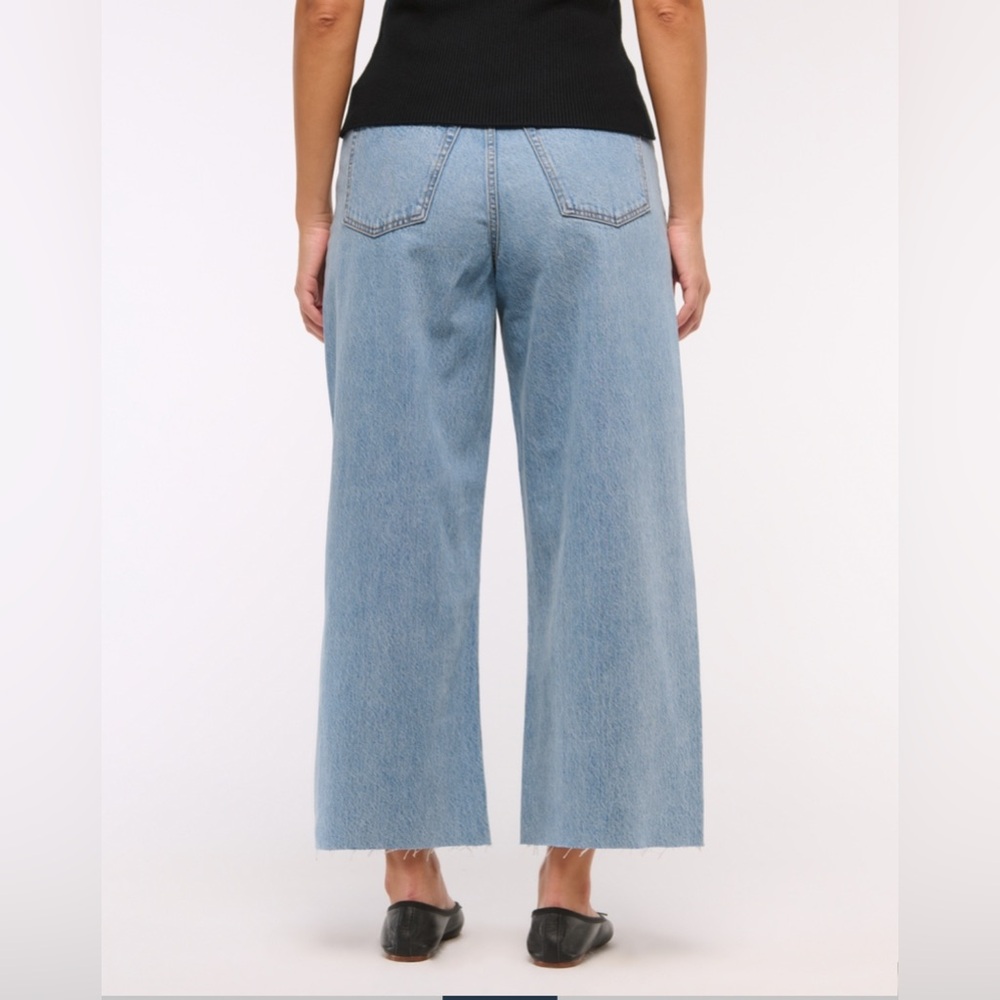 Abercrombie curve love loose cropped jeans 23 short
